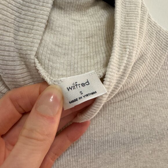 Aritzia Wilfred Only Turtleneck - Picture 8 of 8